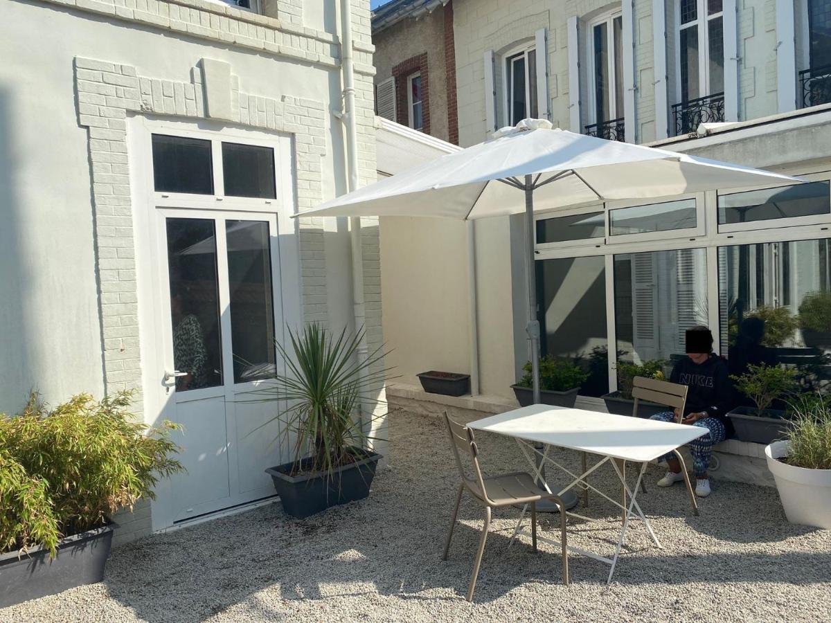 La Cote Villa Granville Exteriör bild